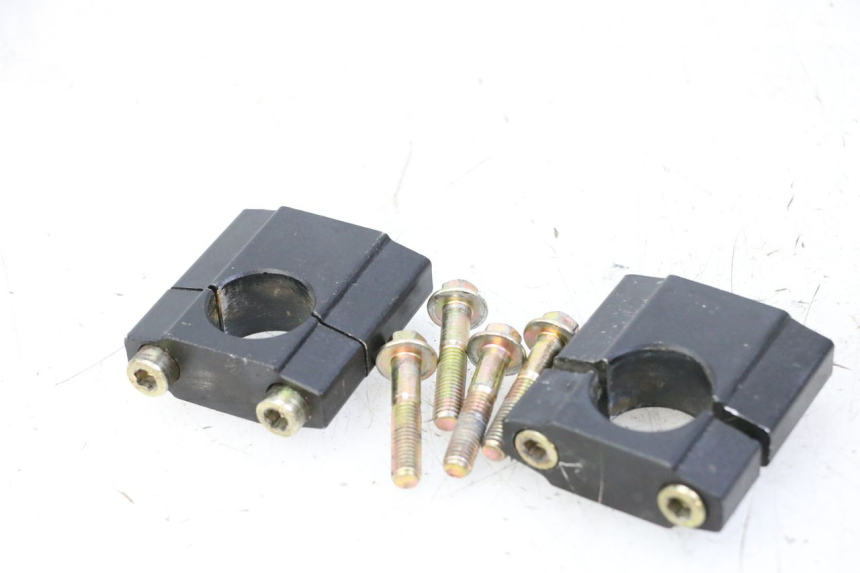 photo de PONTET DE GUIDON APOLLO RFZ 125 - Zoom état d’usage