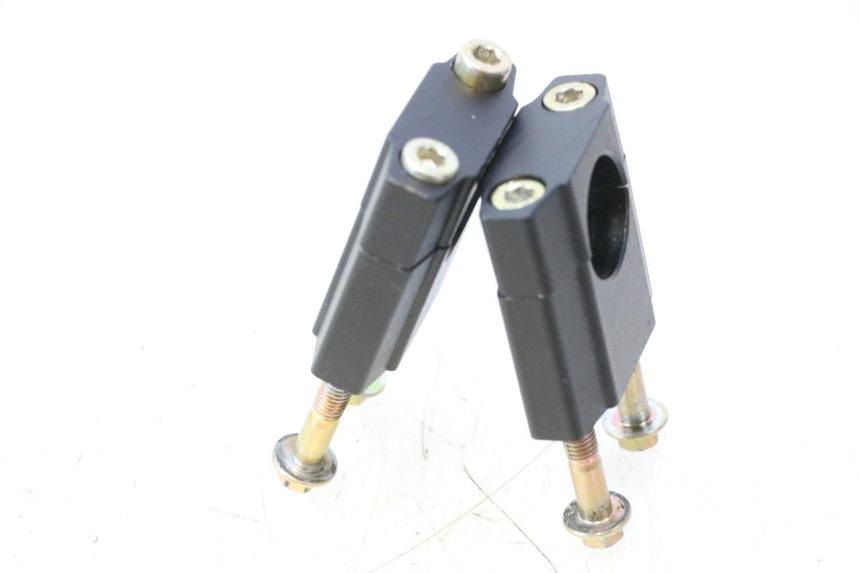 photo de PONTET DE GUIDON APOLLO RFZ 150 - Autre angle de vue