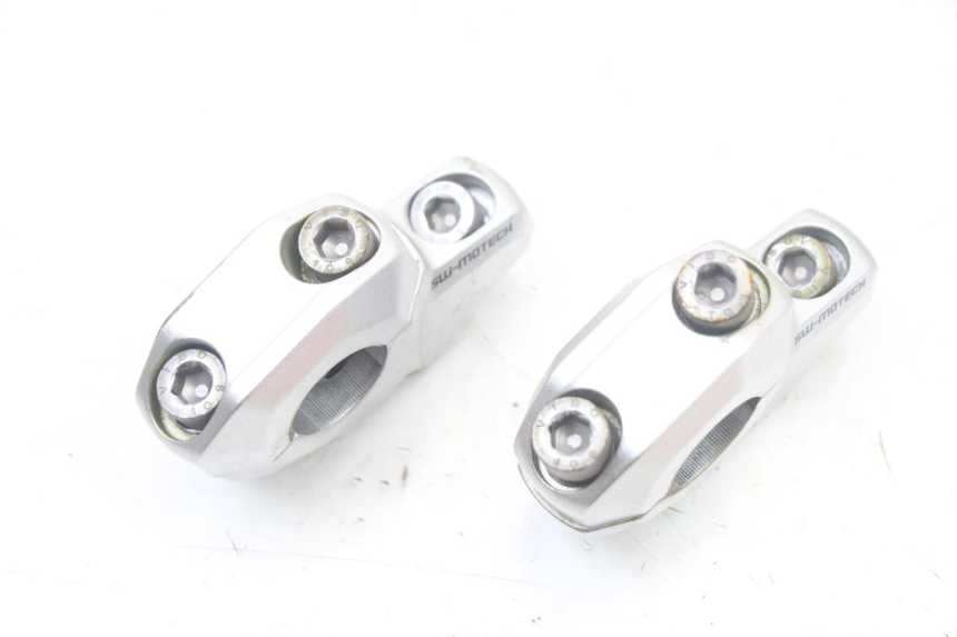 photo de PONTET DE GUIDON SUZUKI GSF S BANDIT 600 (2000 - 2004) - Vue principale