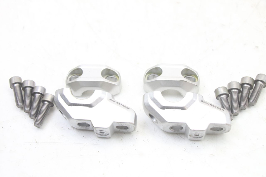 photo de PONTET DE GUIDON SUZUKI GSF S BANDIT 600 (2000 - 2004) - Vue d’ensemble