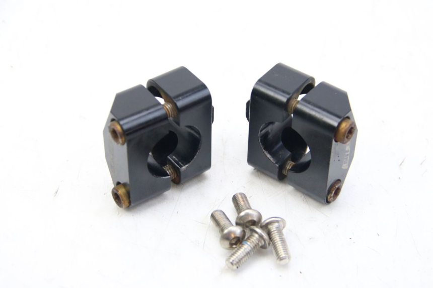 photo de PONTET DE GUIDON APRILIA SX 50 (2011 - 2017) - Détail de la pièce