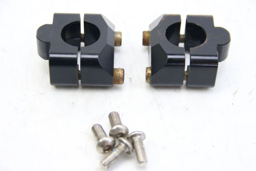 photo de PONTET DE GUIDON APRILIA SX 50 (2011 - 2017) - Gros plan technique