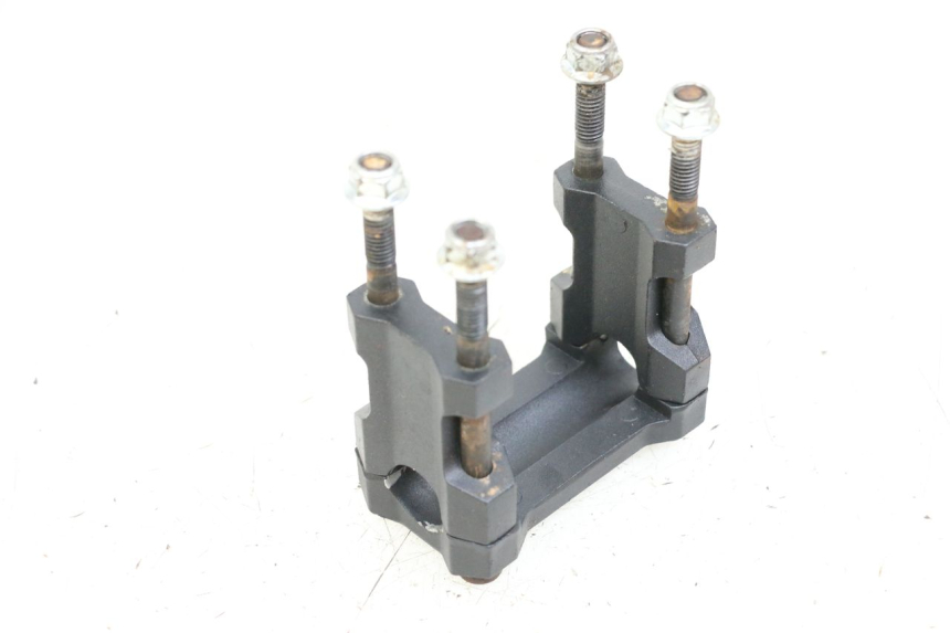 photo de PONTET DE GUIDON NITRO MOTORS THUNDER 125 - Gros plan technique