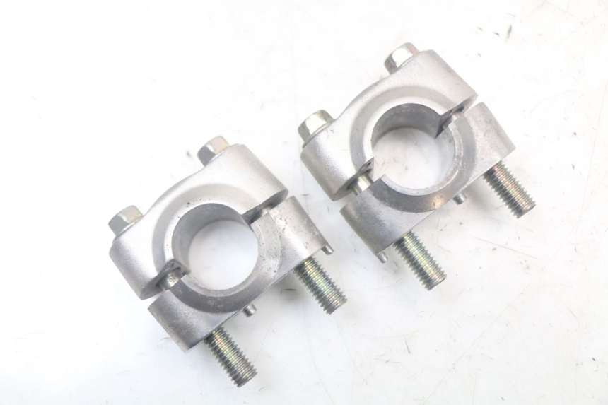 photo de PONTET DE GUIDON YAMAHA XMAX X-MAX ABS 125 (2017 - 2020) - Zoom état d’usage