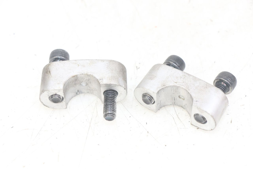 photo de PONTET DE GUIDON YAMAHA X-MAX XMAX 125 (2010 - 2013) - Zoom état d’usage