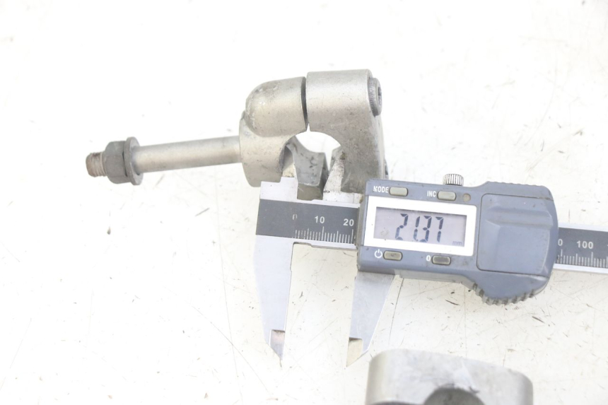 photo de PONTET DE GUIDON YAMAHA XJN DIVERSION 600 (2000 - 2003) - Détail de la pièce