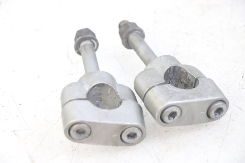 photo de PONTET DE GUIDON YAMAHA XJN DIVERSION 600 (2000 - 2003) - Autre angle de vue