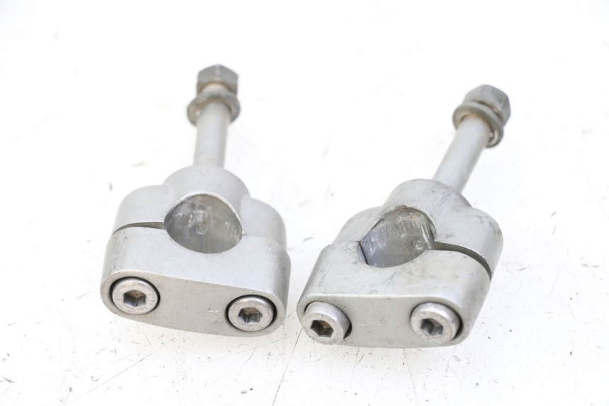 photo de PONTET DE GUIDON YAMAHA XJN DIVERSION 600 (2000 - 2003) - Autre angle de vue