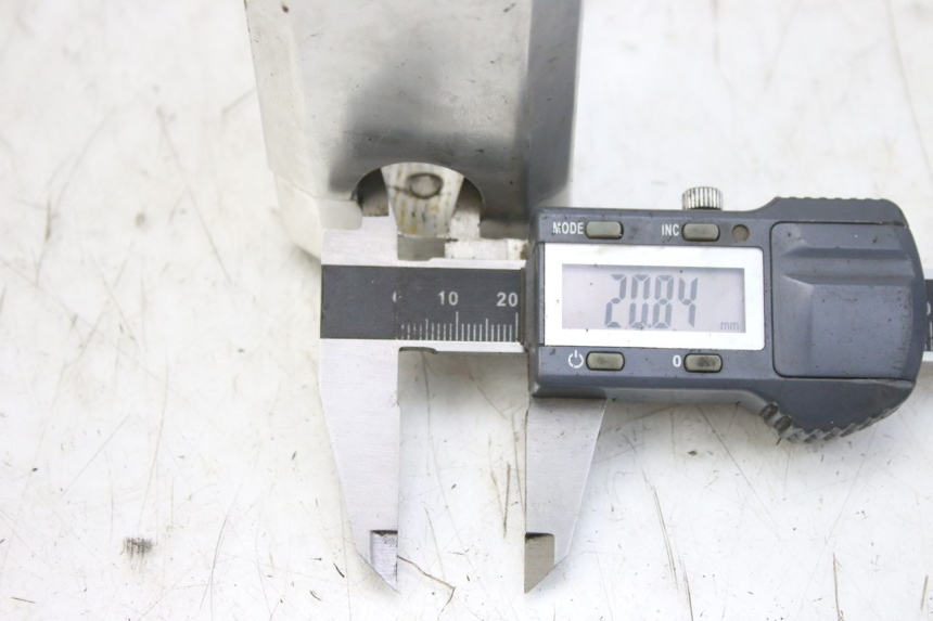 photo de PONTET DE GUIDON ZHEJIANG XMOTOS XB-81 50 - Détail de la pièce