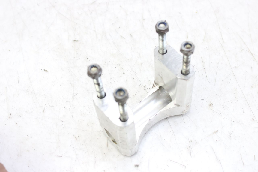 photo de PONTET DE GUIDON ZHEJIANG XMOTOS XB-81 50 - Zoom état d’usage