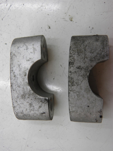 photo de PONTET DE GUIDON YAMAHA XMAX X-MAX 125 (2006 - 2009) - Détail de la pièce