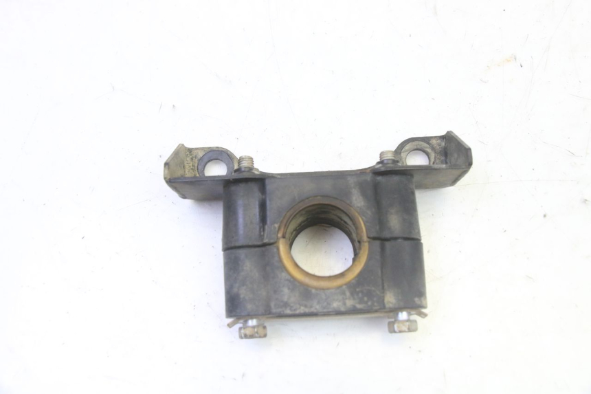 photo de PONTET DE GUIDON YAMAHA YFM GRIZZLY 550 (2008 - 2015) - Autre angle de vue