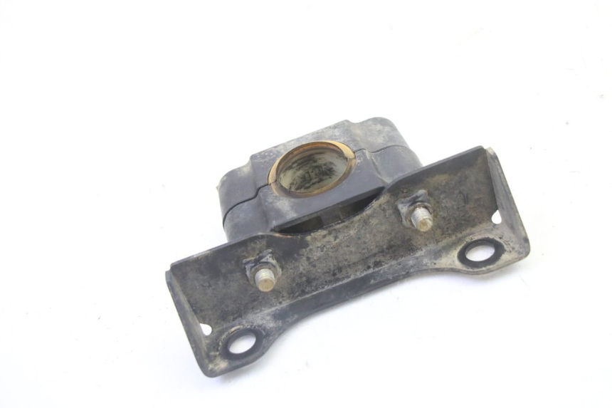 photo de PONTET DE GUIDON YAMAHA YFM GRIZZLY 550 (2008 - 2015) - Gros plan technique