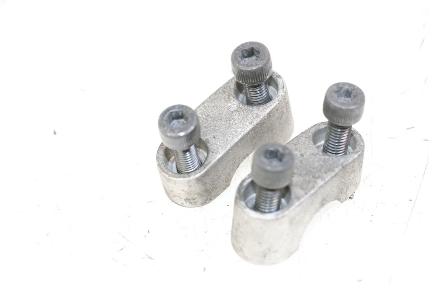 photo de PONTET DE GUIDON YAMAHA YP X-MAX XMAX 400 (2014 - 2017) - Vue principale