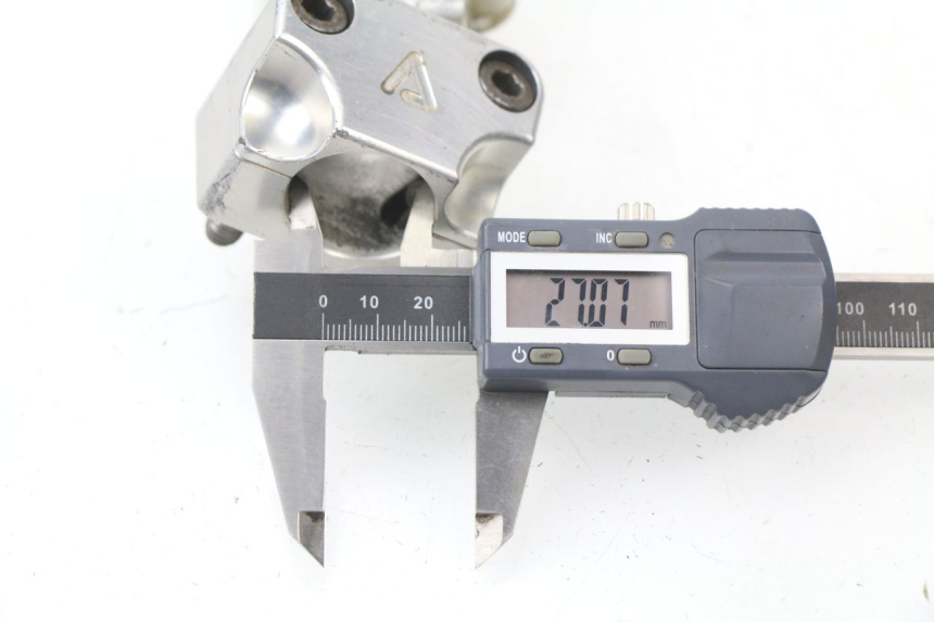 photo de PONTET DE GUIDON YAMAHA YZ 125 (1998 - 2005) - Détail de la pièce