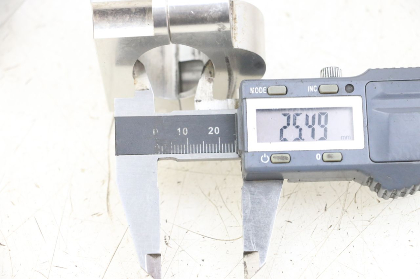 photo de Clamp handlebar YAMAHA YZ 85 (2002 - 2018) - Zoom état d’usage