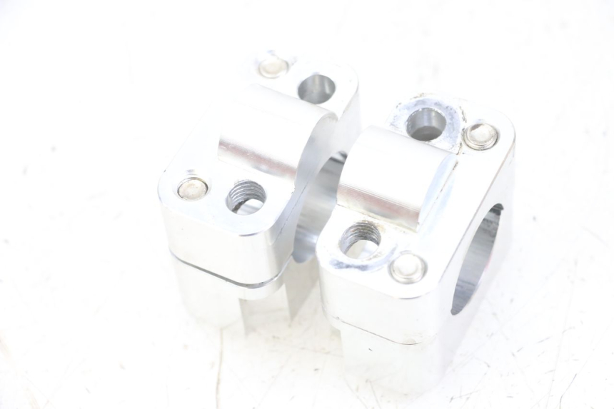 photo de Clamp handlebar YAMAHA YZ 85 (2002 - 2018) - Autre angle de vue