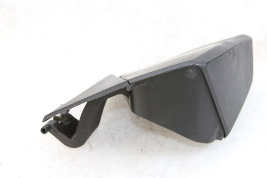 photo de PORTE AVANT GAUCHE HONDA FORZA 125 (2015 - 2016) - Gros plan technique