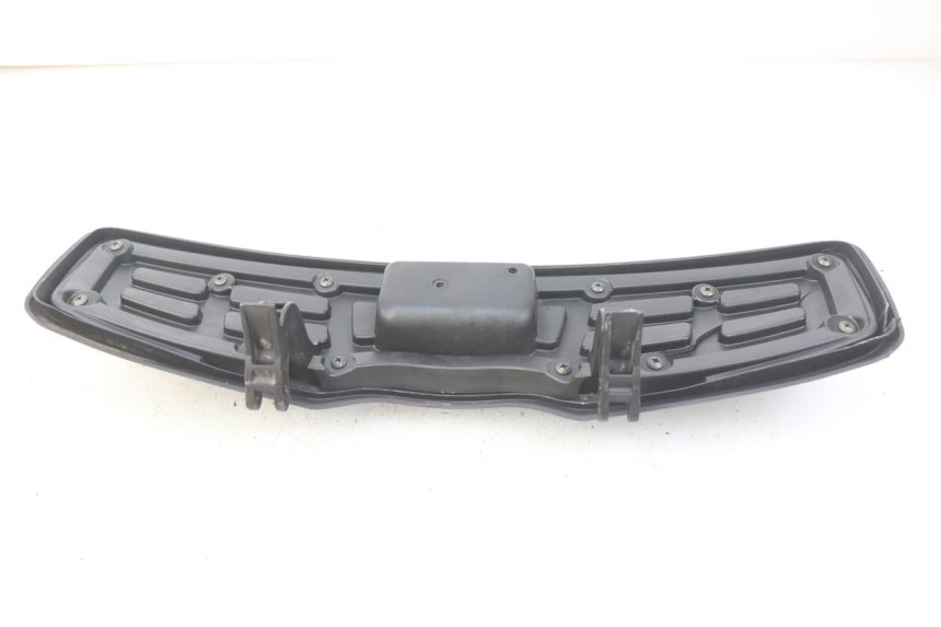 photo de PORTE BOITE A GANTS SUZUKI BURGMAN 125 (2007 - 2014) - Zoom état d’usage