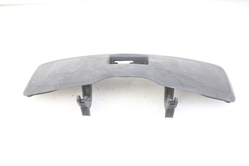 photo de PORTE BOITE A GANTS SUZUKI BURGMAN 125 (2007 - 2014) - Autre angle de vue