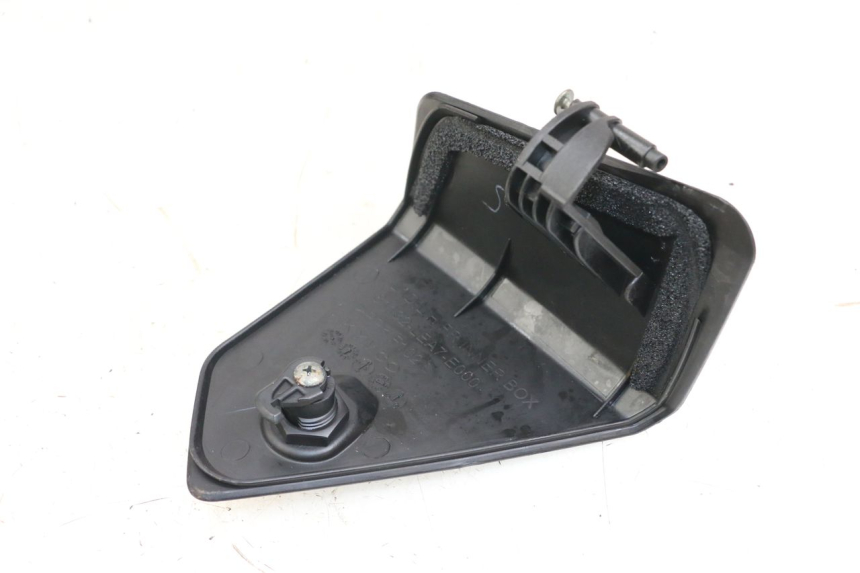 photo de PORTE BOITE A GANTS KYMCO DINK STREET ABS 125 (2011 - 2018) - Zoom état d’usage