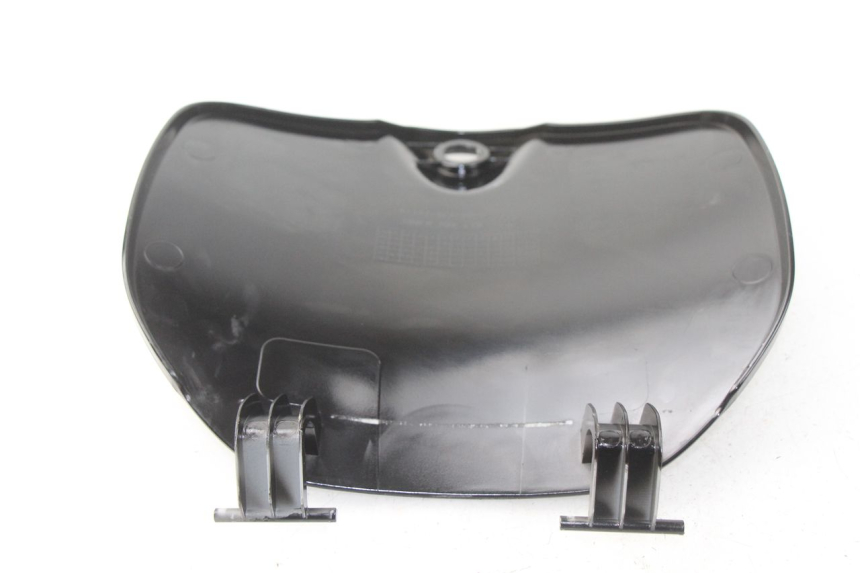 photo de PORTE BOITE A GANTS SYM FIDDLE 3 III 125 (2014 - 2020) - Zoom état d’usage