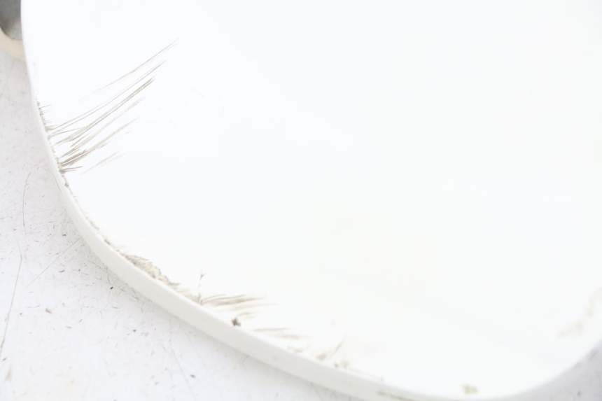 photo de PORTE BOITE A GANTS SYM FIDDLE 3 III 125 (2014 - 2020) - Gros plan technique