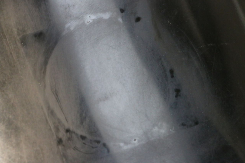photo de PORTE BOITE A GANTS SYM FIDDLE 3 III 50 (2014 - 2020) - Zoom état d’usage