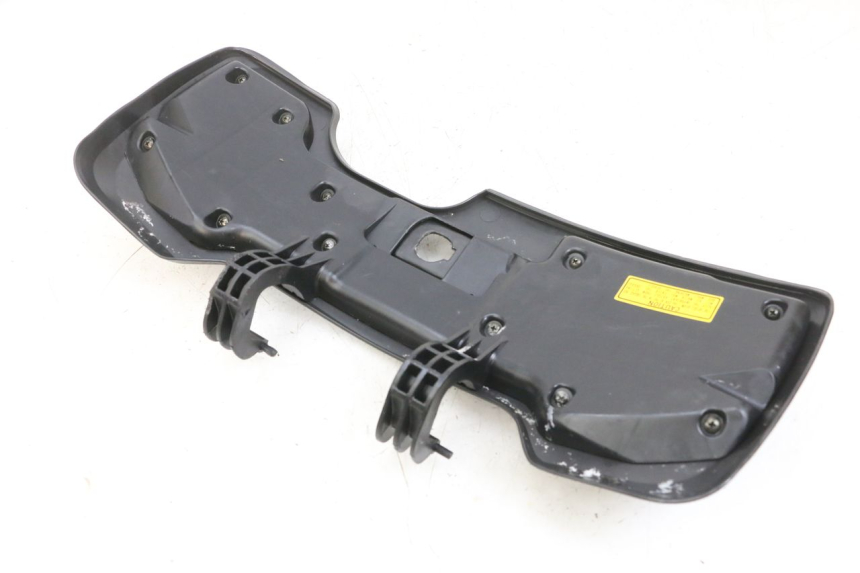 photo de PORTE BOITE A GANTS SYM GTS EVO 125 (2009 - 2013) - Zoom état d’usage