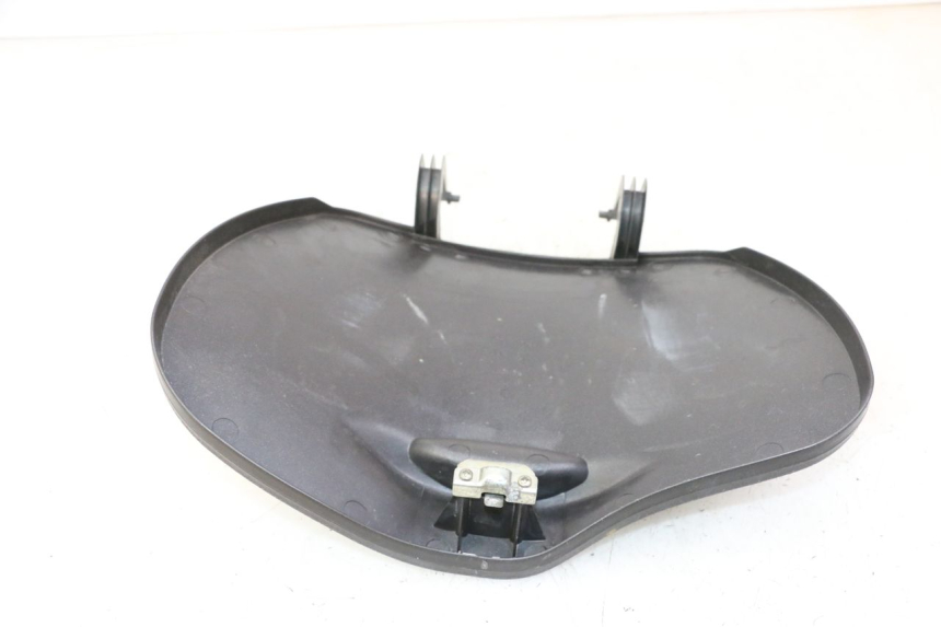 photo de PORTE BOITE A GANTS PIAGGIO LIBERTY 4T 50 (2009 - 2015) - Zoom état d’usage