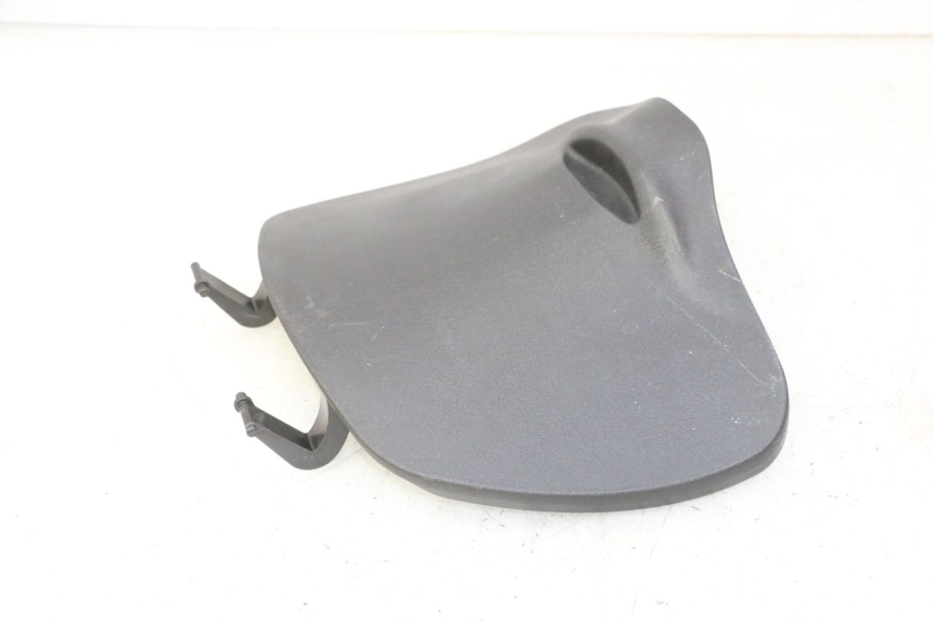 photo de PORTE BOITE A GANTS PIAGGIO LIBERTY 4T 50 (2009 - 2015) - Gros plan technique