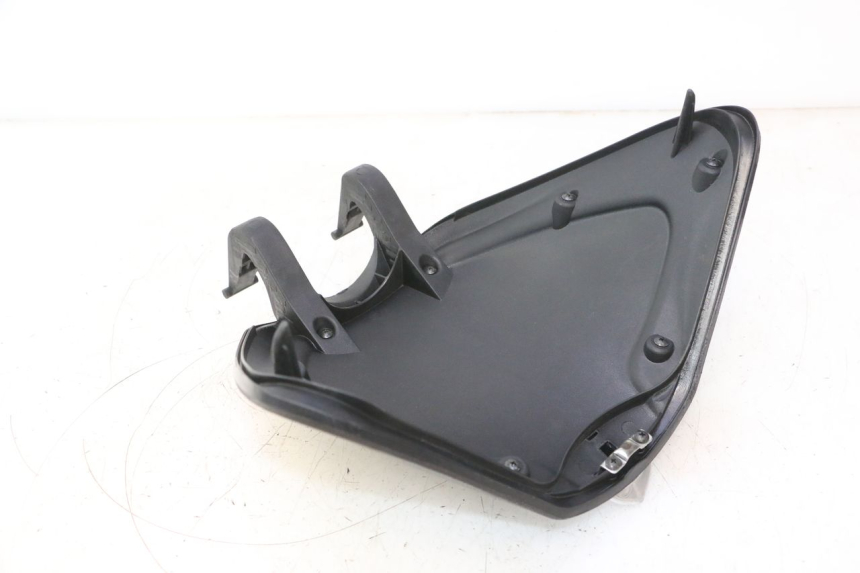 photo de PORTE BOITE A GANTS PIAGGIO LIBERTY IGET 4T 50 (2015 - 2020) - Autre angle de vue