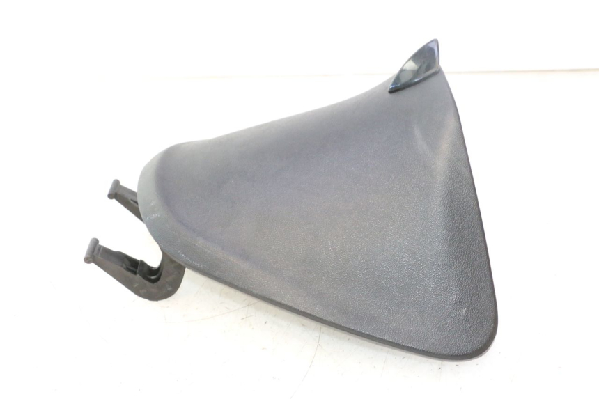 photo de PORTE BOITE A GANTS PIAGGIO LIBERTY IGET 4T 50 (2021 - 2025) - Zoom état d’usage