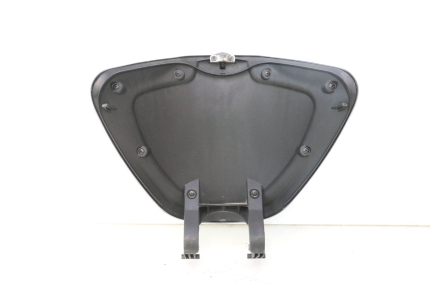 photo de PORTE BOITE A GANTS PIAGGIO LIBERTY IGET 4T 50 (2021 - 2025) - Points de fixation