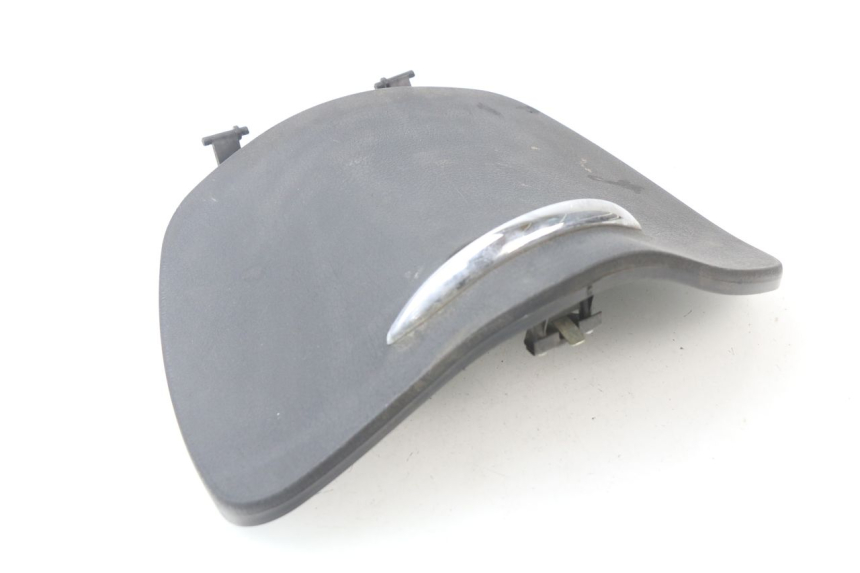 photo de PORTE BOITE A GANTS PIAGGIO LIBERTY 125 (2009 - 2013) - Autre angle de vue