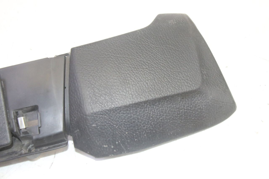 photo de PORTE BOITE A GANTS PIAGGIO MP3 HPE 350 (2018 - 2020) - Autre angle de vue