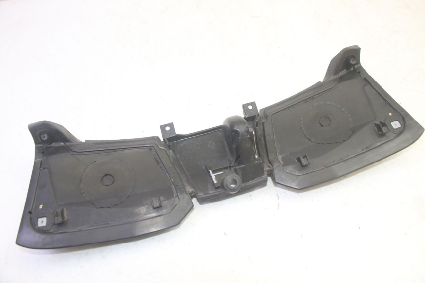 photo de PORTE BOITE A GANTS PIAGGIO MP3 HPE 350 (2018 - 2020) - Points de fixation