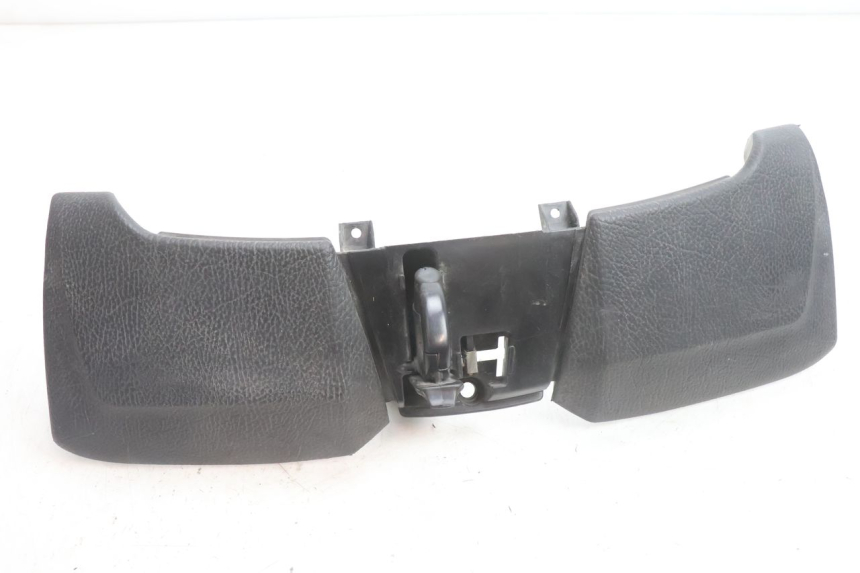 photo de PORTE BOITE A GANTS PIAGGIO MP3 500 (2016 - 2018) - Points de fixation