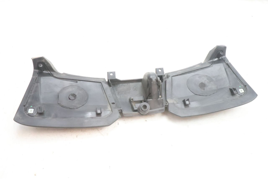 photo de PORTE BOITE A GANTS PIAGGIO MP3 500 (2016 - 2018) - Marquages et références