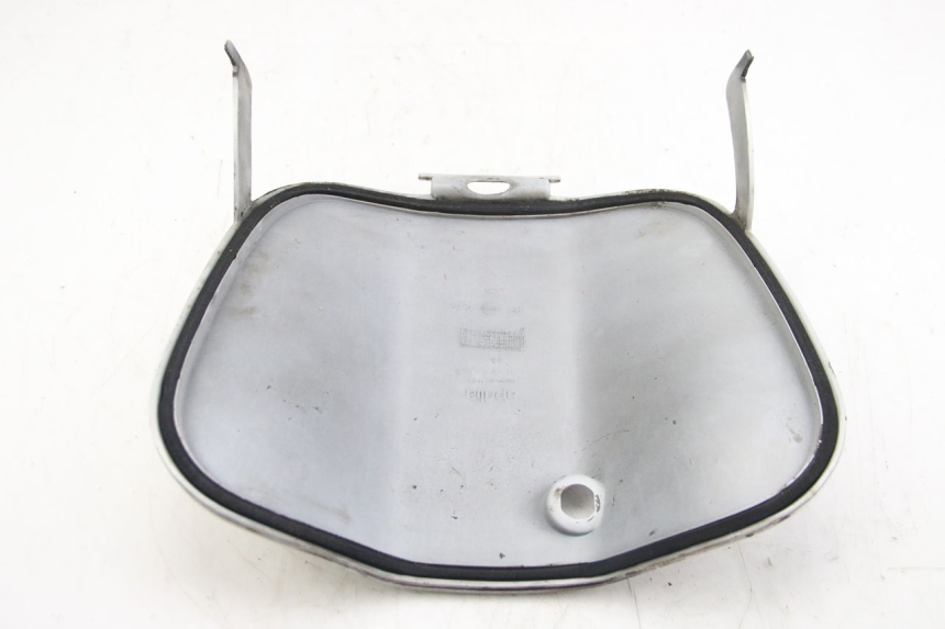 photo de PORTE BOITE A GANTS APRILIA SCARABEO 4T 50 (2009 - 2017) - Gros plan technique