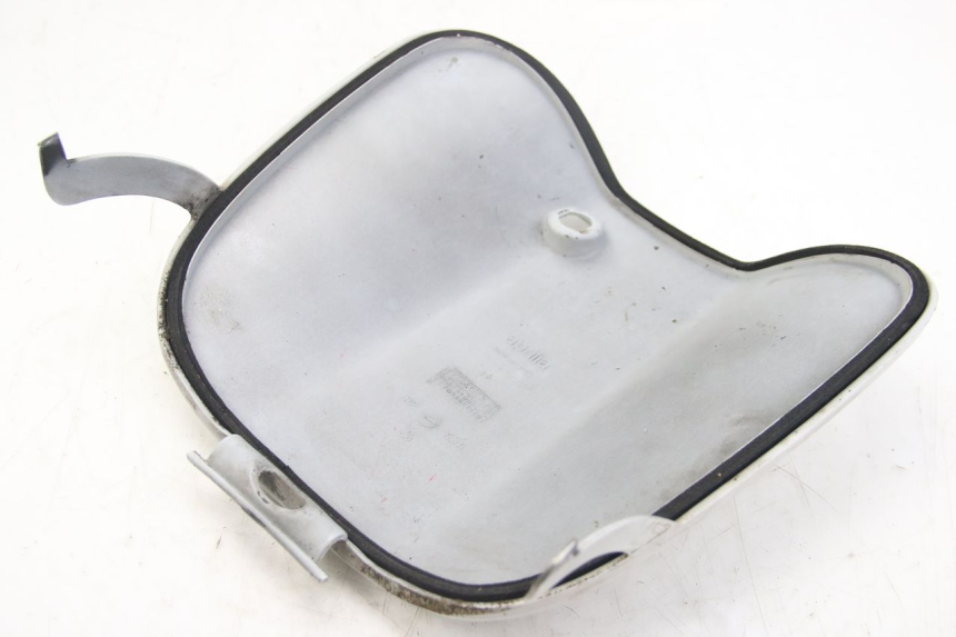 photo de PORTE BOITE A GANTS APRILIA SCARABEO 4T 50 (2009 - 2017) - Vue d’ensemble