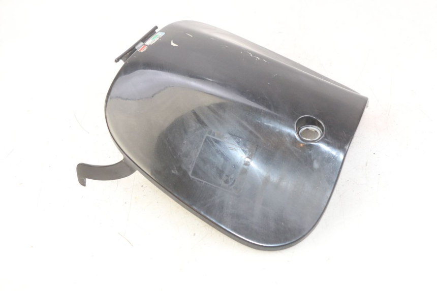 photo de PORTE BOITE A GANTS APRILIA SCARABEO 100 (2003 - 2012) - Gros plan technique