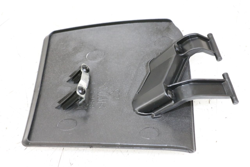 photo de PORTE BOITE A GANTS APRILIA SR MOTARD 50 (2012 - 2018) - Détail de la pièce
