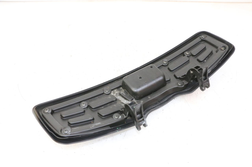 photo de PORTE BOITE A GANTS SUZUKI BURGMAN 125 (2007 - 2014) - Zoom état d’usage