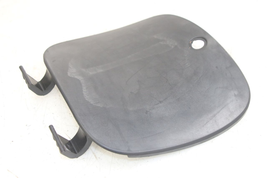 photo de PORTE BOITE A GANTS PEUGEOT TWEET 4T 50 (2014 - 2019) - Zoom état d’usage