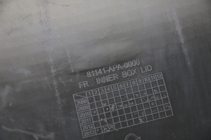 photo de PORTE BOITE A GANTS PEUGEOT TWEET 4T 50 (2014 - 2019) - Points de fixation