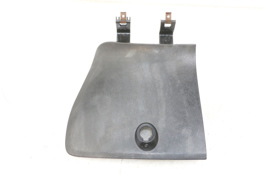 photo de PORTE BOITE A GANTS YAMAHA XMAX X-MAX 125 (2006 - 2009) - Détail de la pièce