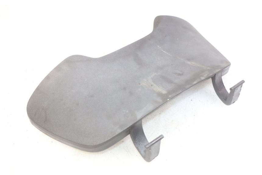 photo de PORTE BOITE A GANTS PIAGGIO X9 EVOLUTION 125 (2003 - 2007) - Zoom état d’usage