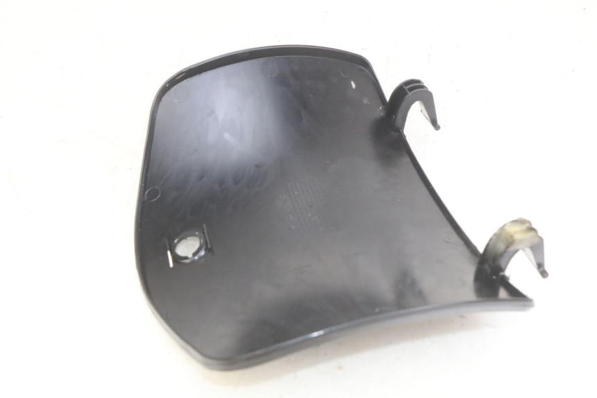 photo de PORTE BOITE A GANTS YIYING YY125T 125 (2006 - 2014) - Détail de la pièce