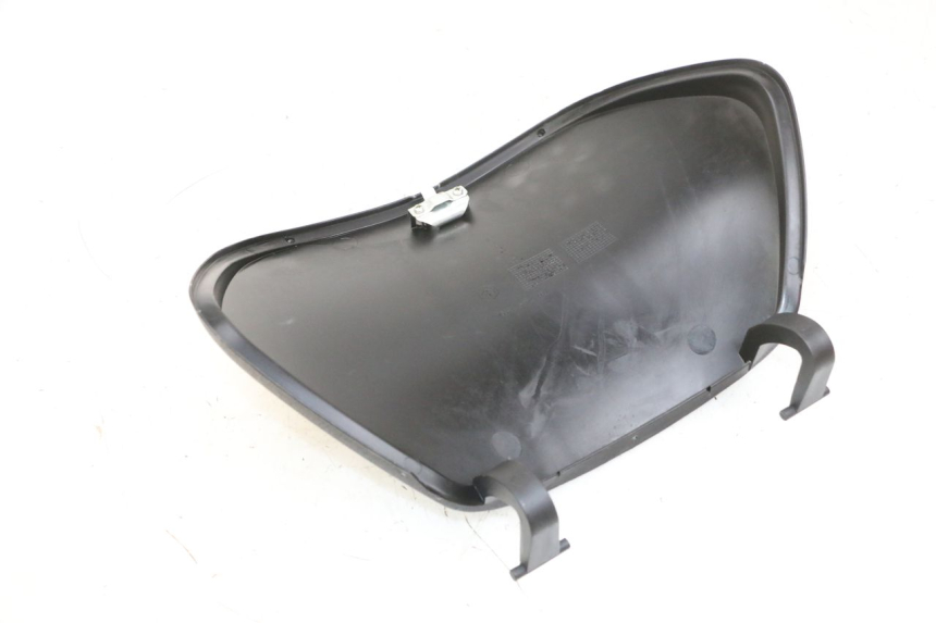 photo de PORTE BOITE A GANTS PIAGGIO ZIP 4T 50 (2018 - 2020) - Zoom état d’usage